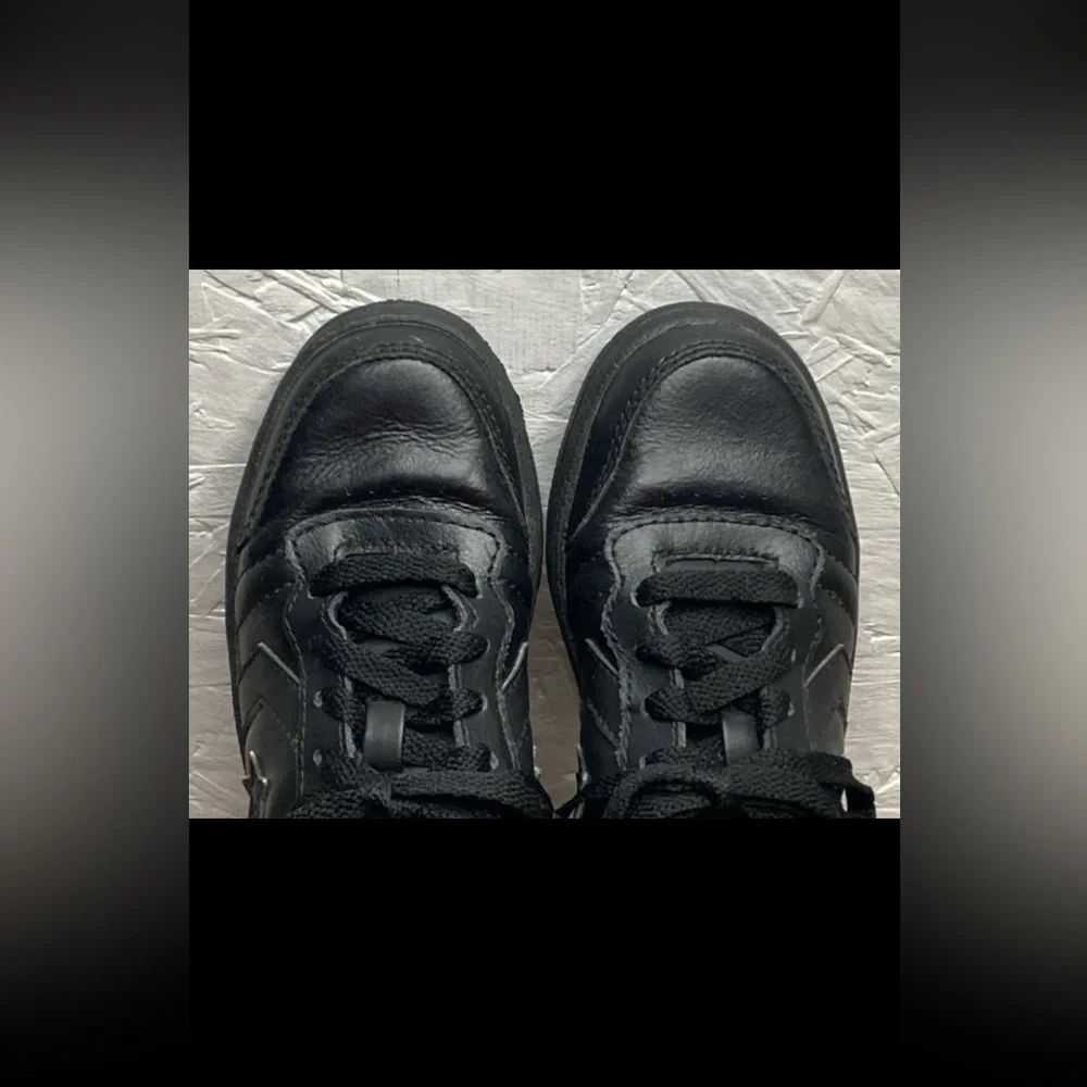 Rare Converse Junior Sneakers All Black Leather Lace Up Size 13.5 Monochrome